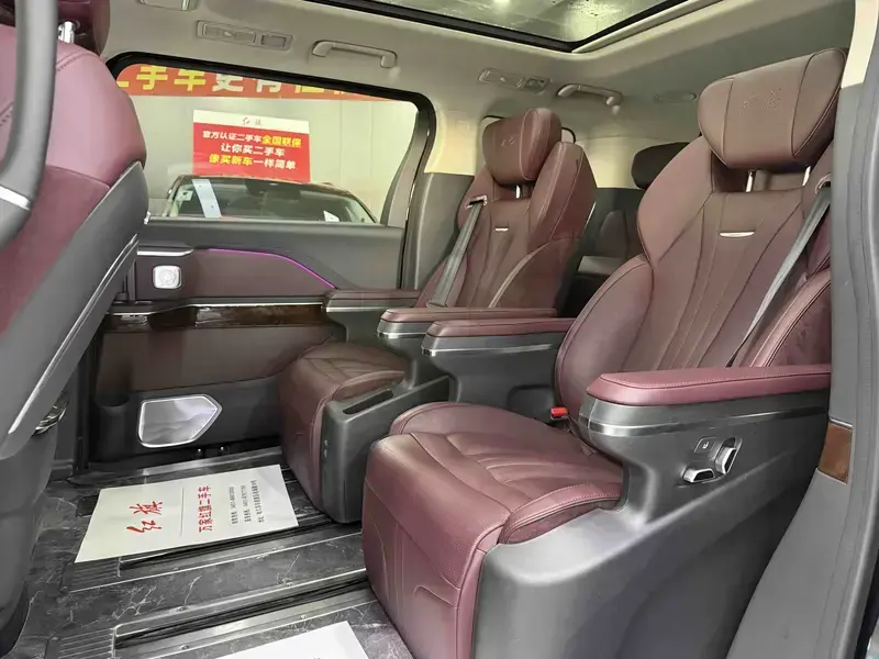 2022 Hongqi HQ9 с пробегом 97 000 км