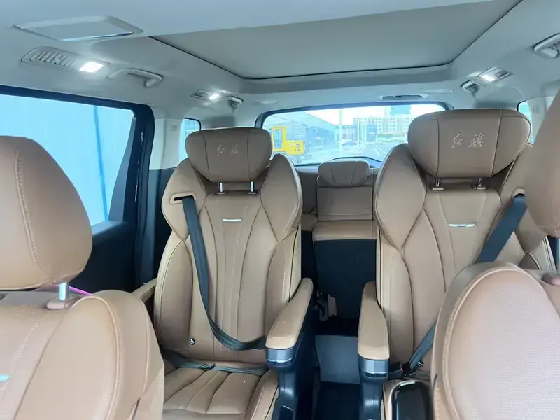 2022 Hongqi HQ9 с пробегом 18 500 км