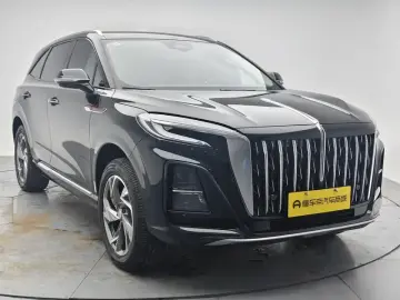 2025 Hongqi HS3 с пробегом 4 800 км