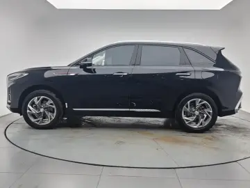 2025 Hongqi HS3 с пробегом 4 800 км