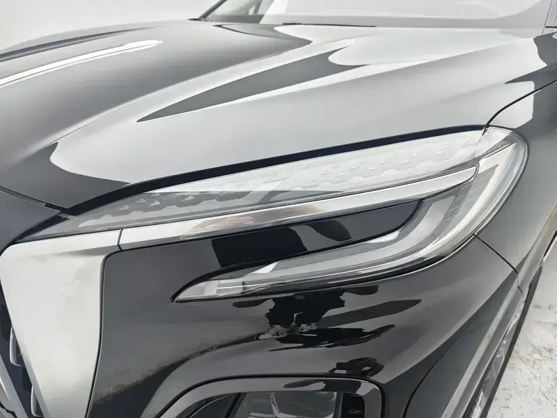 2025 Hongqi HS3 с пробегом 4 800 км