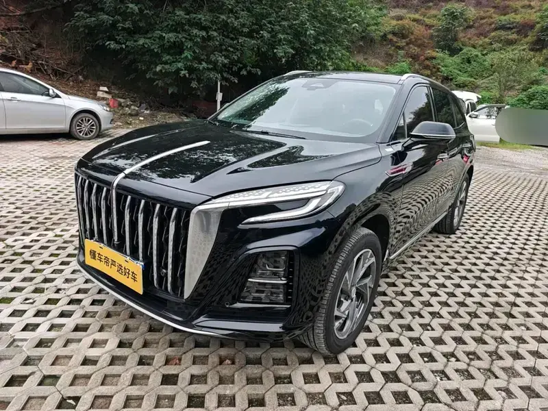 2025 Hongqi HS3 с пробегом 8 300 км