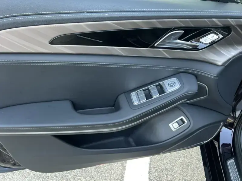 2023 Hongqi H9 с пробегом 75 000 км