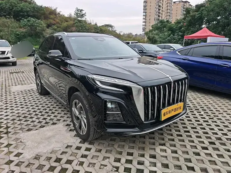 2025 Hongqi HS3 с пробегом 8 300 км