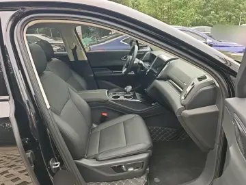 2025 Hongqi HS3 с пробегом 8 300 км