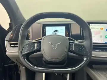2025 Hongqi Tiangong 08 с пробегом 15 500 км