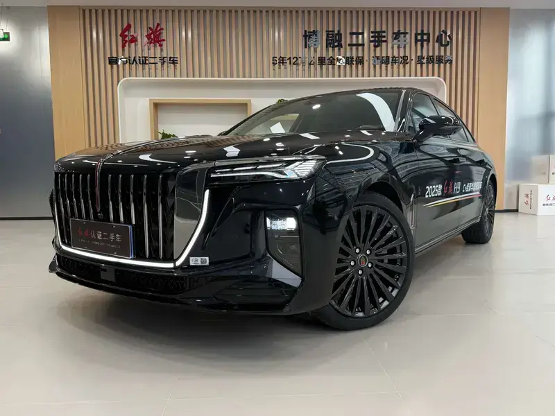 2025 Hongqi H9 с пробегом 2 000 км