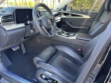 2020 Hongqi H9 с пробегом 100 000 км