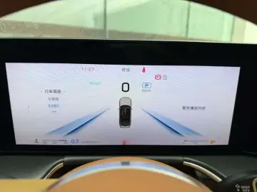 2025 Hongqi H9 с пробегом 6 000 км