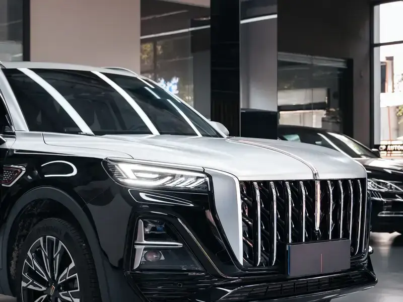2025 Hongqi HS5 с пробегом 7 000 км