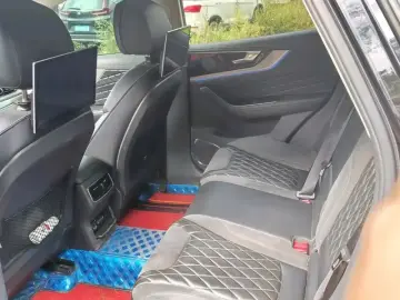 2019 Hongqi HS5 с пробегом 80 000 км