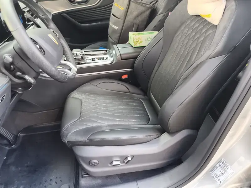 2023 Hongqi HS5 с пробегом 11 500 км