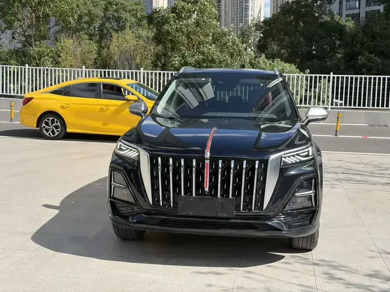 2023 Hongqi HS5 с пробегом 35 000 км
