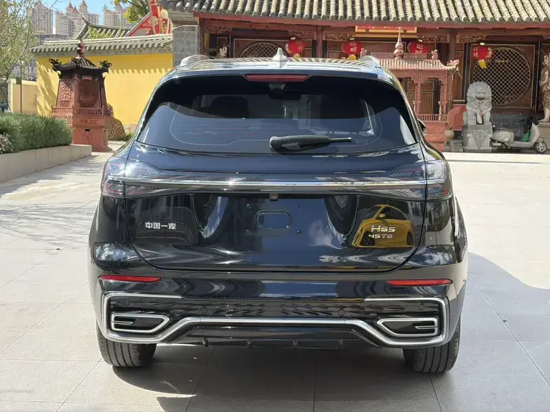 2023 Hongqi HS5 с пробегом 35 000 км