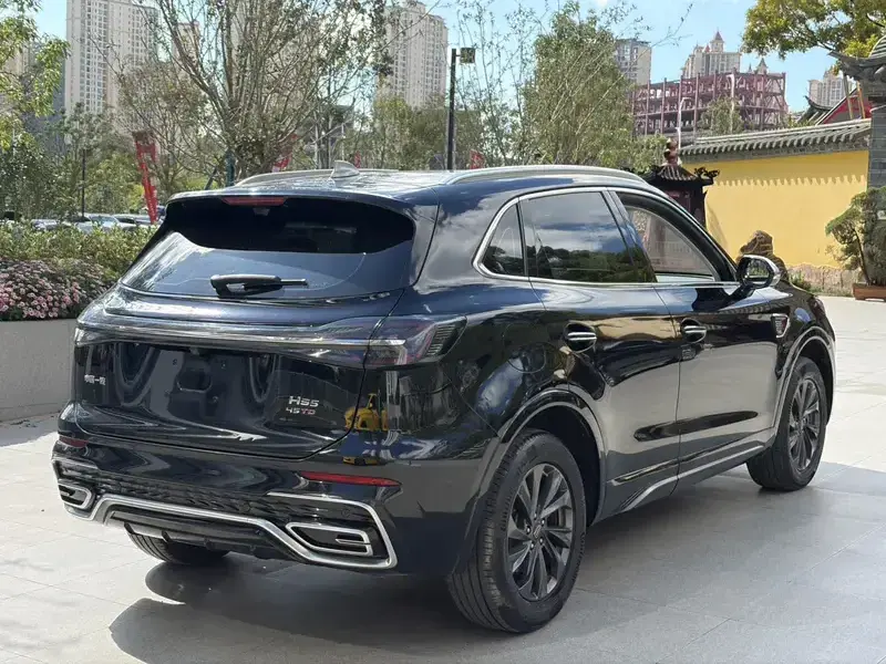 2023 Hongqi HS5 с пробегом 35 000 км