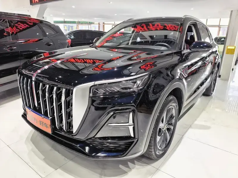 2025 Hongqi HS5 с пробегом 30 000 км