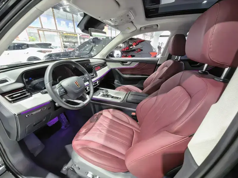 2025 Hongqi HS5 с пробегом 30 000 км