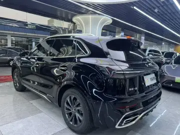 2024 Hongqi HS5 с пробегом 16 700 км