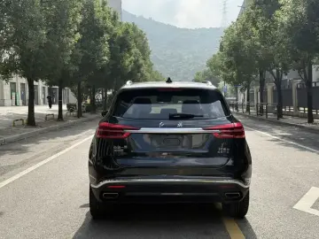 2019 Hongqi HS5 с пробегом 60 000 км
