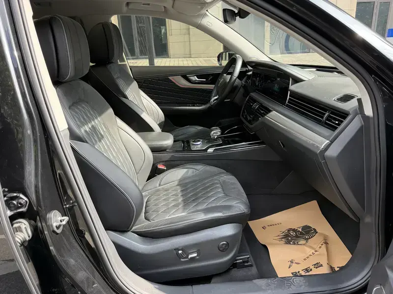 2019 Hongqi HS5 с пробегом 60 000 км
