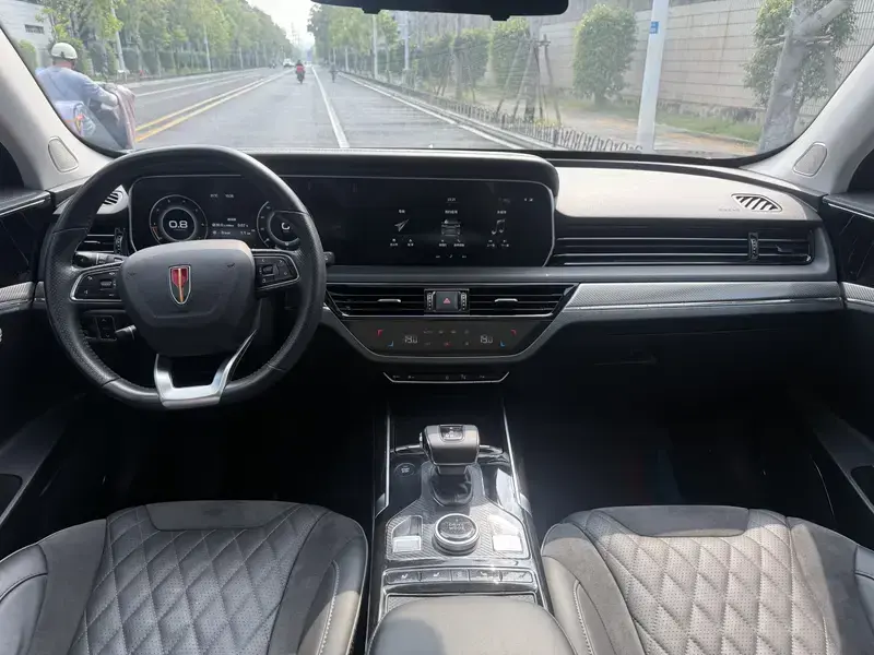 2019 Hongqi HS5 с пробегом 57 000 км