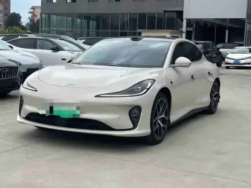 IM Motors (Zhiji) L6