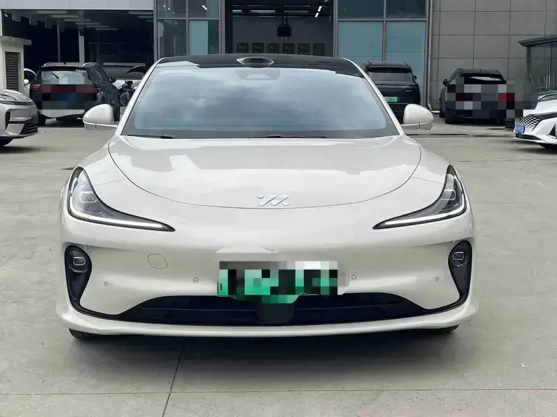 2025 IM Motors (Zhiji) L6 с пробегом 27 000 км