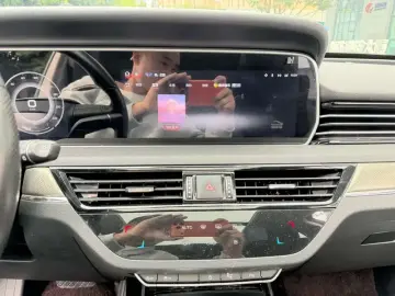 2022 Hongqi HS5 с пробегом 37 000 км