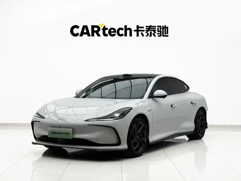 2024 IM Motors (Zhiji) L6 с пробегом 21 000 км