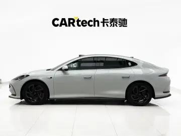 2024 IM Motors (Zhiji) L6 с пробегом 21 000 км