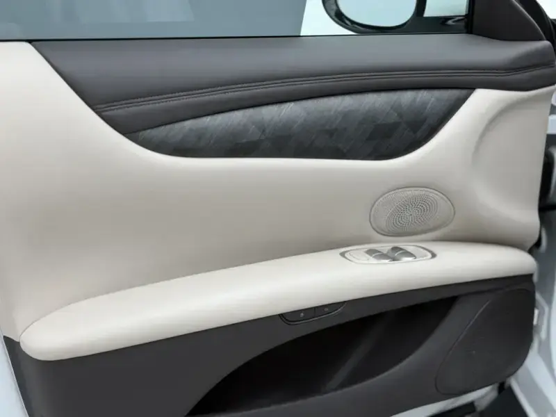 2024 IM Motors (Zhiji) L6 с пробегом 21 000 км