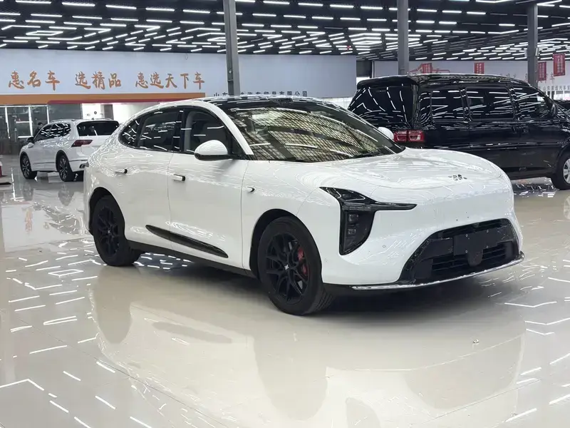 2026 IM Motors (Zhiji) LS6 с пробегом 15 000 км