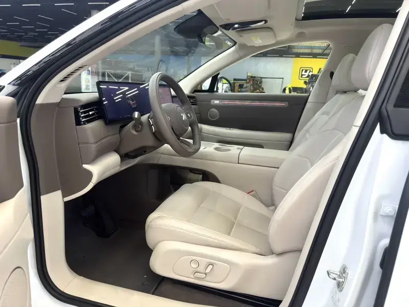 2026 IM Motors (Zhiji) LS6 с пробегом 15 000 км
