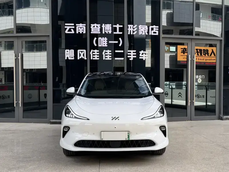 2025 IM Motors (Zhiji) LS6 с пробегом 13 000 км