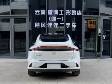 2025 IM Motors (Zhiji) LS6 с пробегом 13 000 км