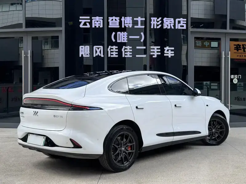 2025 IM Motors (Zhiji) LS6 с пробегом 13 000 км