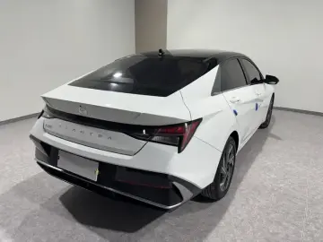 2023 Hyundai Elantra с пробегом 26 000 км