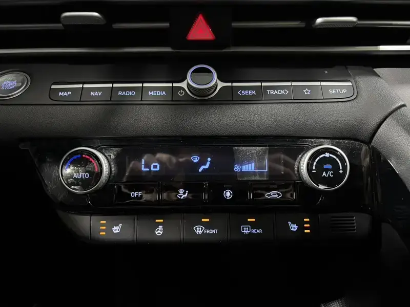 2023 Hyundai Elantra с пробегом 26 000 км