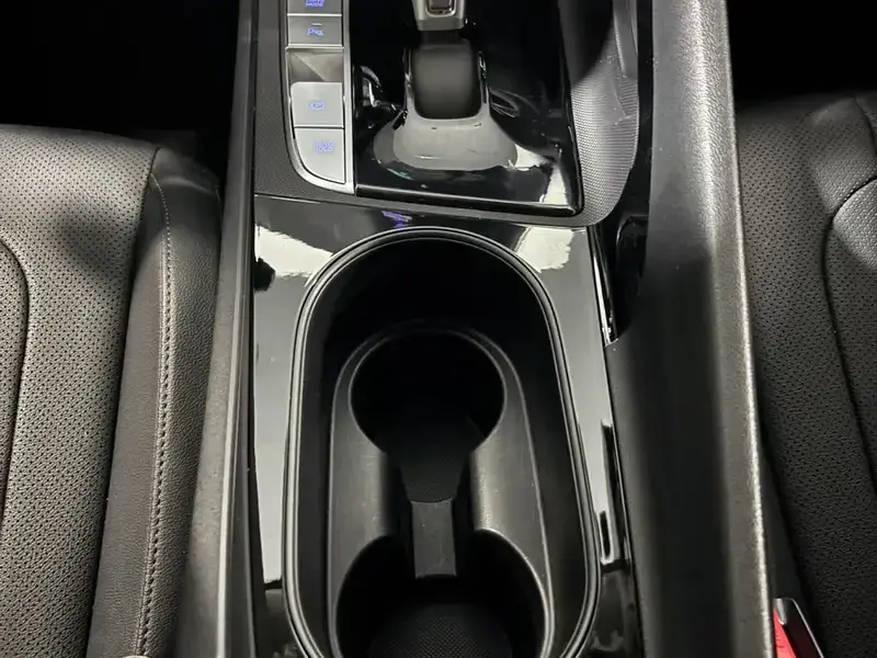 2023 Hyundai Elantra с пробегом 26 000 км