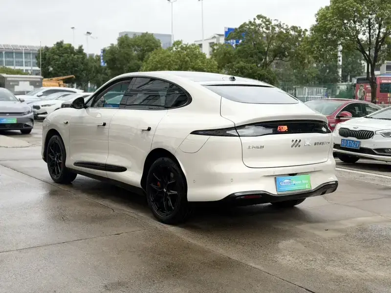 2026 IM Motors (Zhiji) LS6 с пробегом 21 000 км