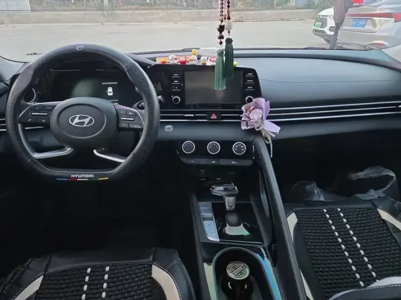 2023 Hyundai Elantra с пробегом 21 000 км