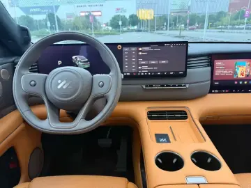 2026 IM Motors (Zhiji) LS8 с пробегом 4 000 км