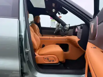 2026 IM Motors (Zhiji) LS8 с пробегом 4 000 км
