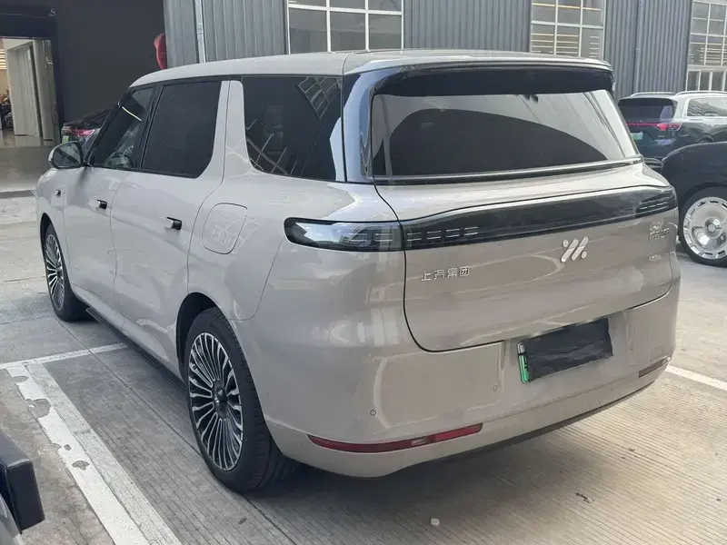 2026 IM Motors (Zhiji) LS8 с пробегом 8 000 км