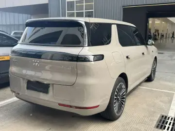 2026 IM Motors (Zhiji) LS8 с пробегом 8 000 км