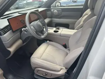 2026 IM Motors (Zhiji) LS8 с пробегом 8 000 км