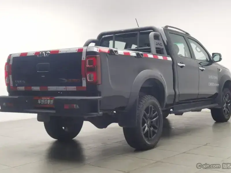 2023 JAC T8 с пробегом 14 800 км