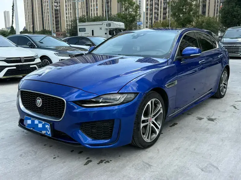 2020 Jaguar XE с пробегом 62 000 км