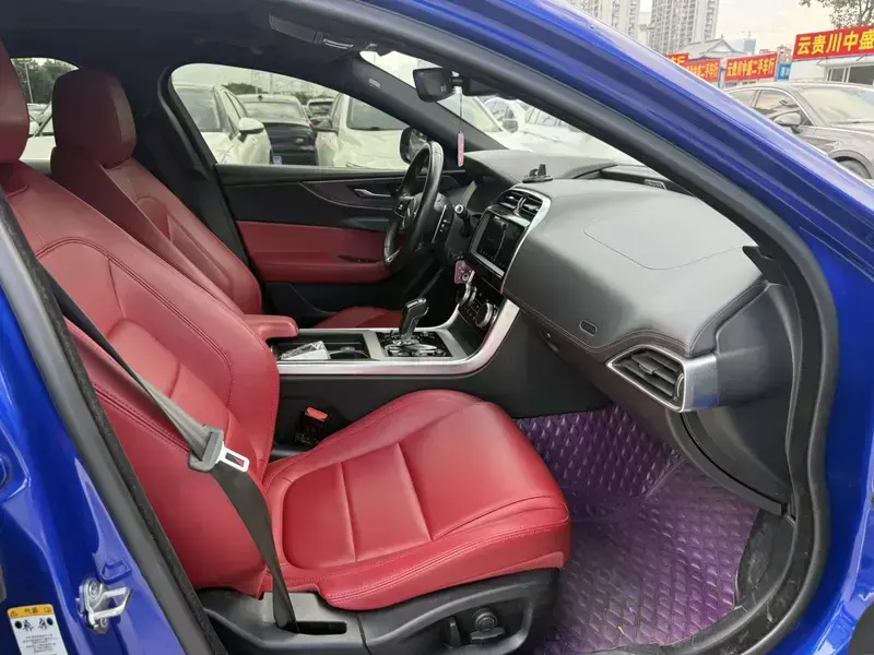 2020 Jaguar XE с пробегом 62 000 км