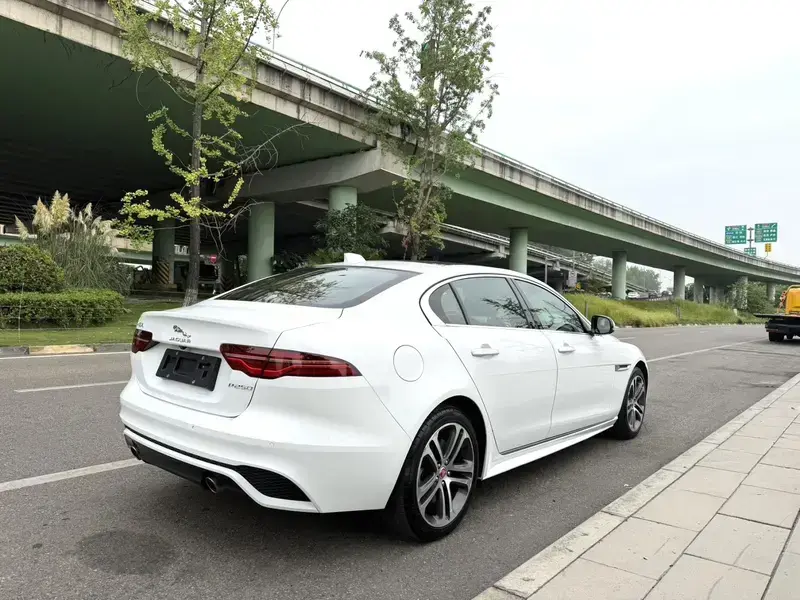 2022 Jaguar XE с пробегом 68 000 км